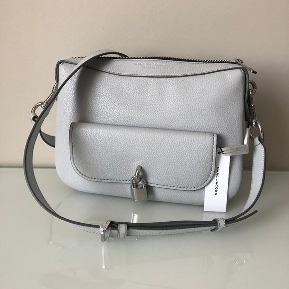 Marc Jacobs Handbags - Marc Jacobs Lock That Leather Bag